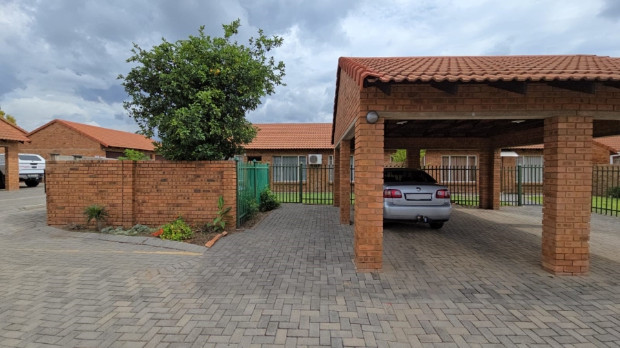 3 Bedroom Property for Sale in Annlin Gauteng