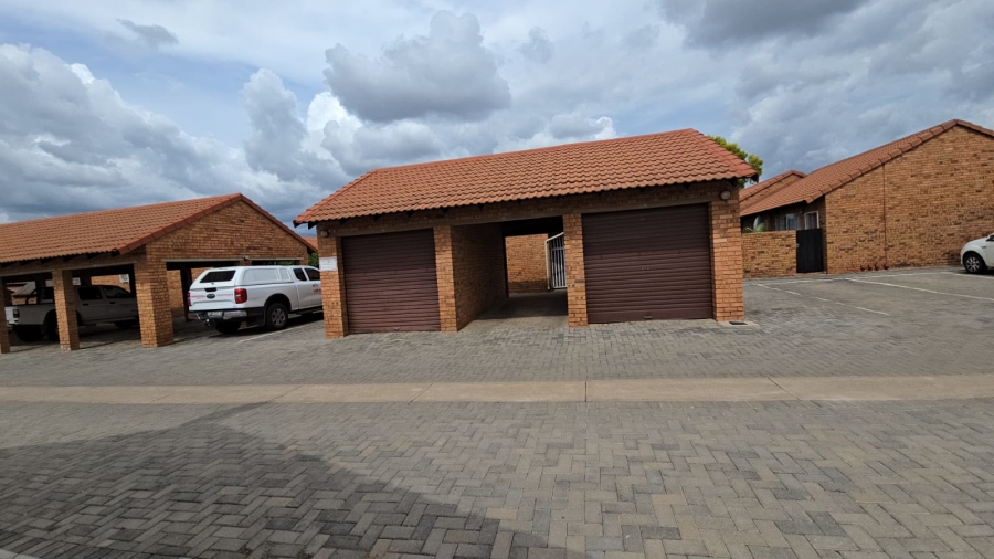 3 Bedroom Property for Sale in Annlin Gauteng