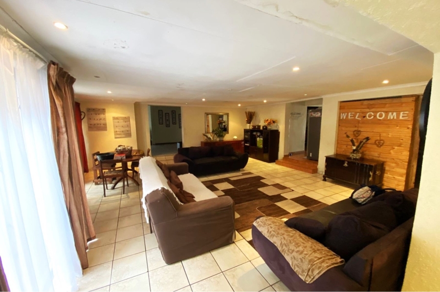 5 Bedroom Property for Sale in Allen Grove Gauteng