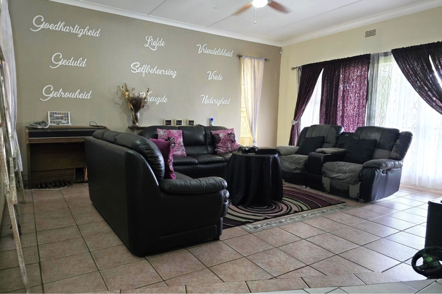 5 Bedroom Property for Sale in Allen Grove Gauteng