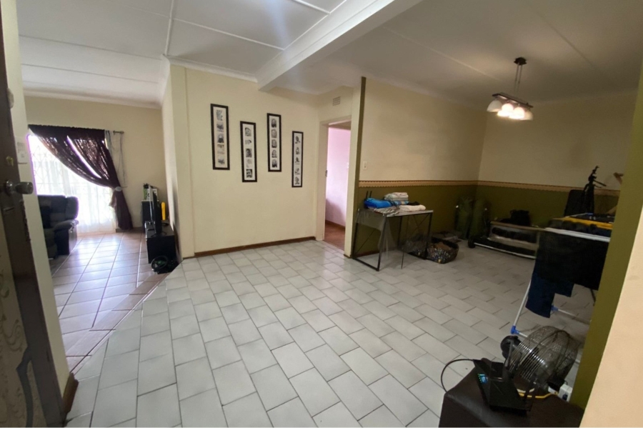 5 Bedroom Property for Sale in Allen Grove Gauteng