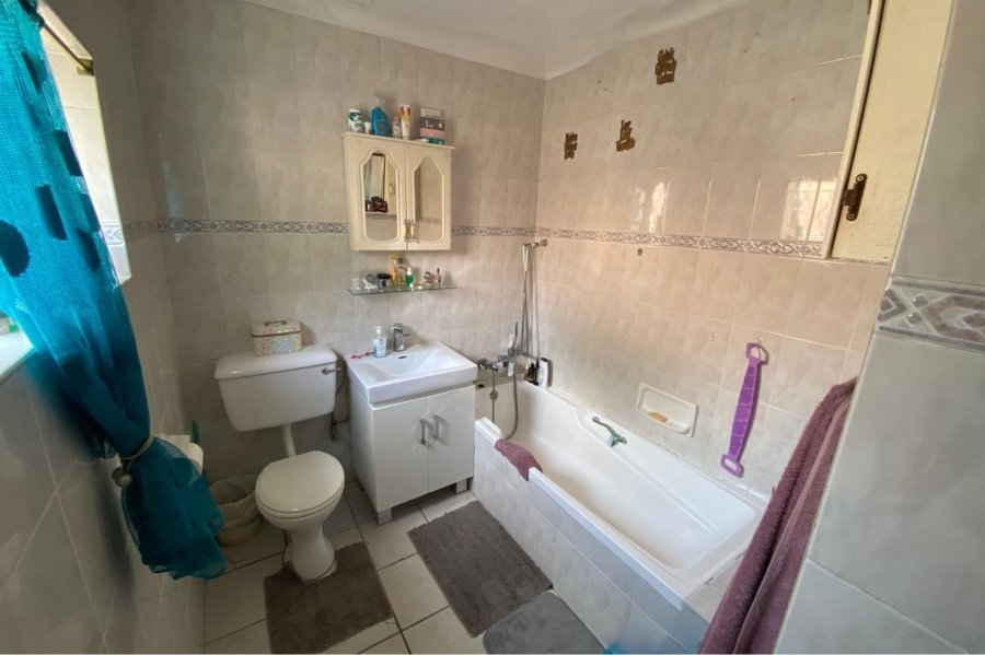 5 Bedroom Property for Sale in Allen Grove Gauteng