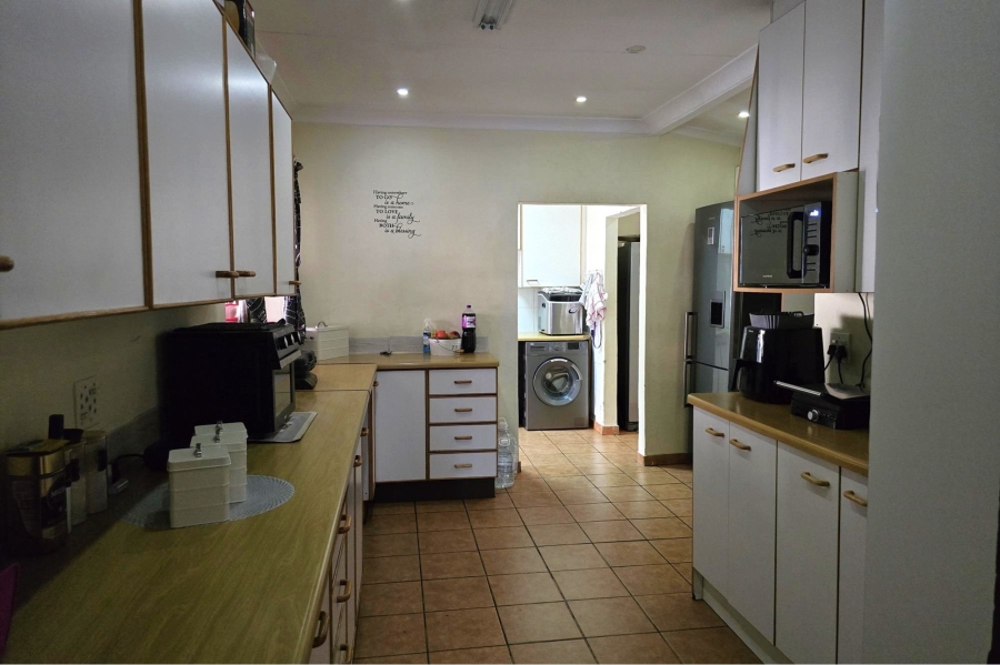 5 Bedroom Property for Sale in Allen Grove Gauteng