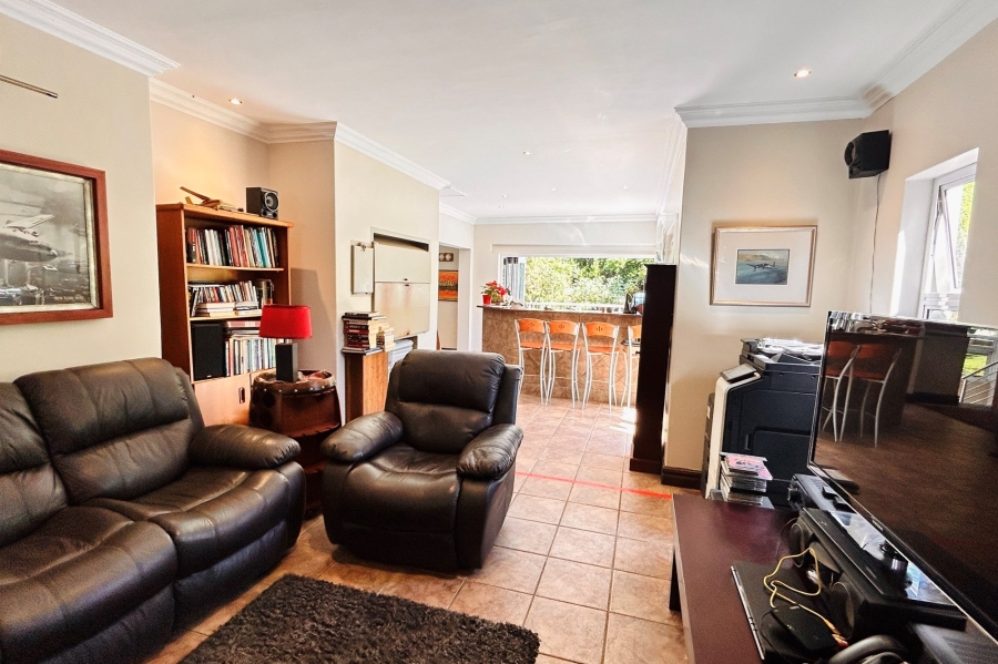 4 Bedroom Property for Sale in Waterkloof Gauteng