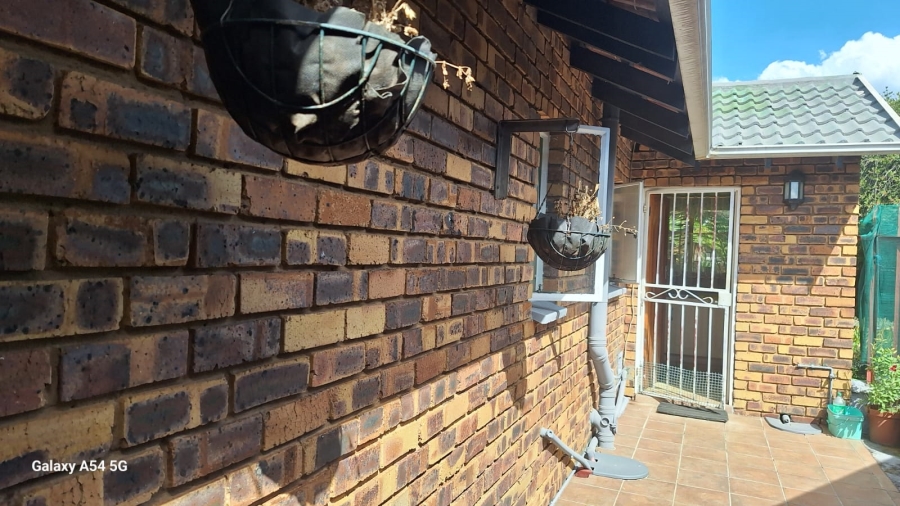 3 Bedroom Property for Sale in Atlas Gauteng