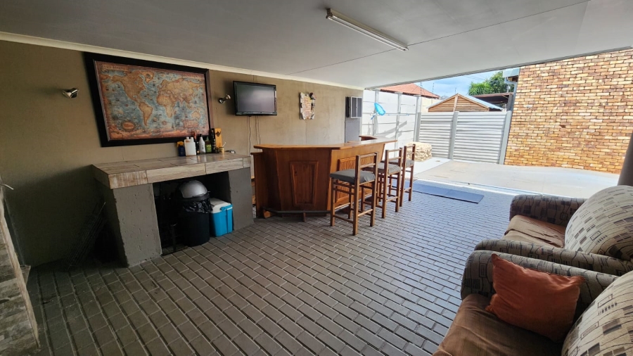 3 Bedroom Property for Sale in Doornpoort Gauteng