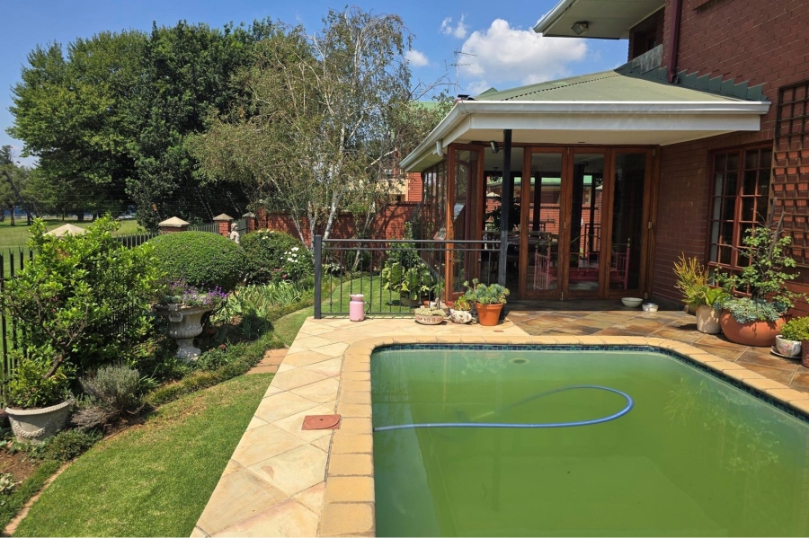 3 Bedroom Property for Sale in Lakefield Gauteng