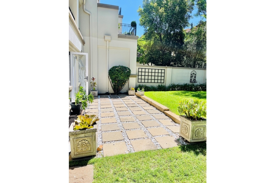 To Let 2 Bedroom Property for Rent in Lonehill Gauteng