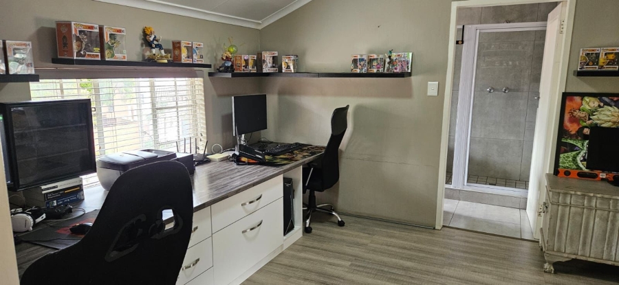 To Let 3 Bedroom Property for Rent in Faerie Glen Gauteng