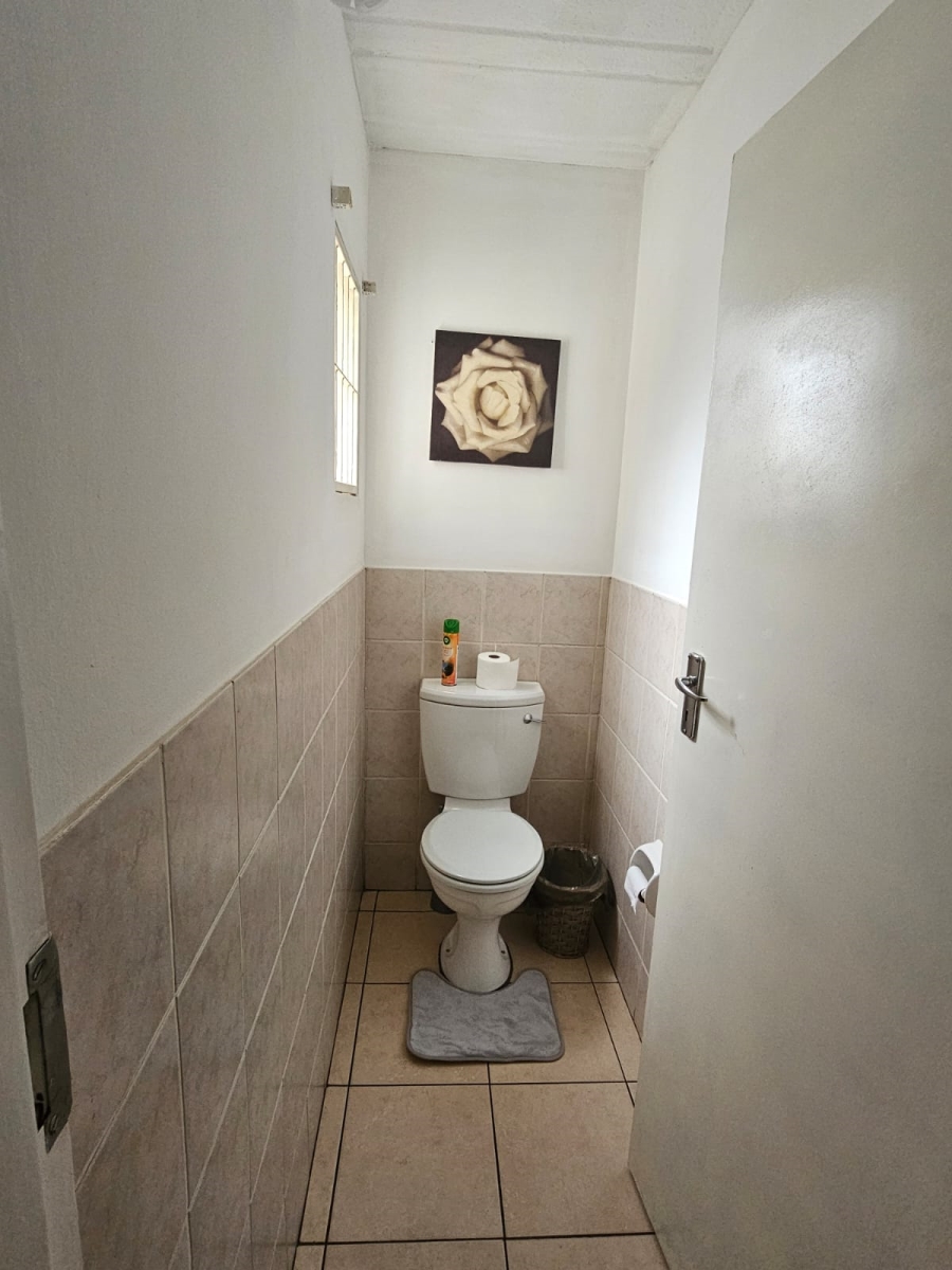 2 Bedroom Property for Sale in Brummeria Gauteng