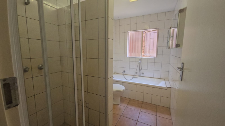 2 Bedroom Property for Sale in Doornpoort Gauteng