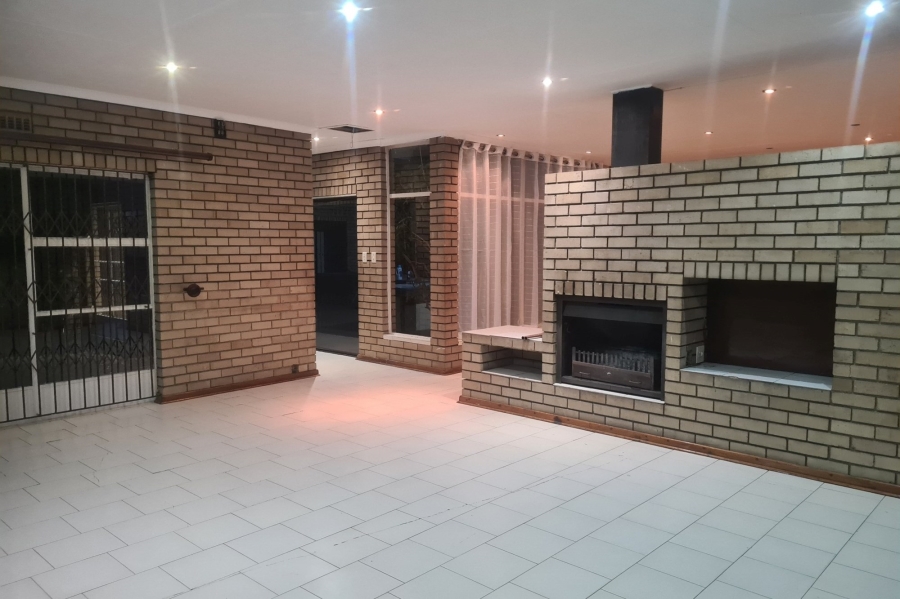 To Let 4 Bedroom Property for Rent in Dowerglen Ext 2 Gauteng