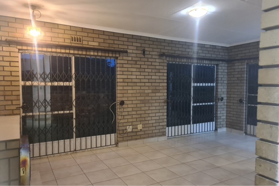 To Let 4 Bedroom Property for Rent in Dowerglen Ext 2 Gauteng