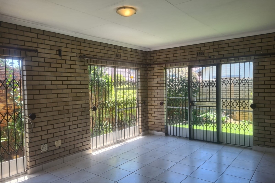 To Let 4 Bedroom Property for Rent in Dowerglen Ext 2 Gauteng