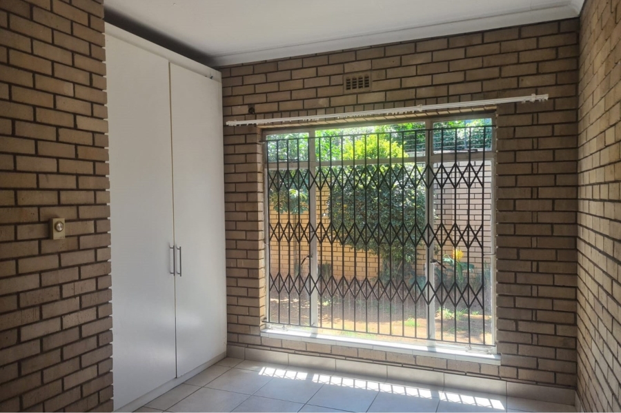 To Let 4 Bedroom Property for Rent in Dowerglen Ext 2 Gauteng