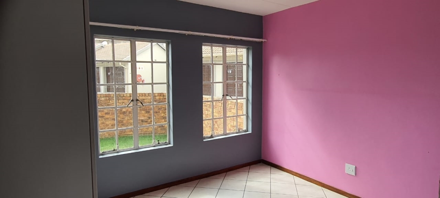 2 Bedroom Property for Sale in Pebble Creek Gauteng