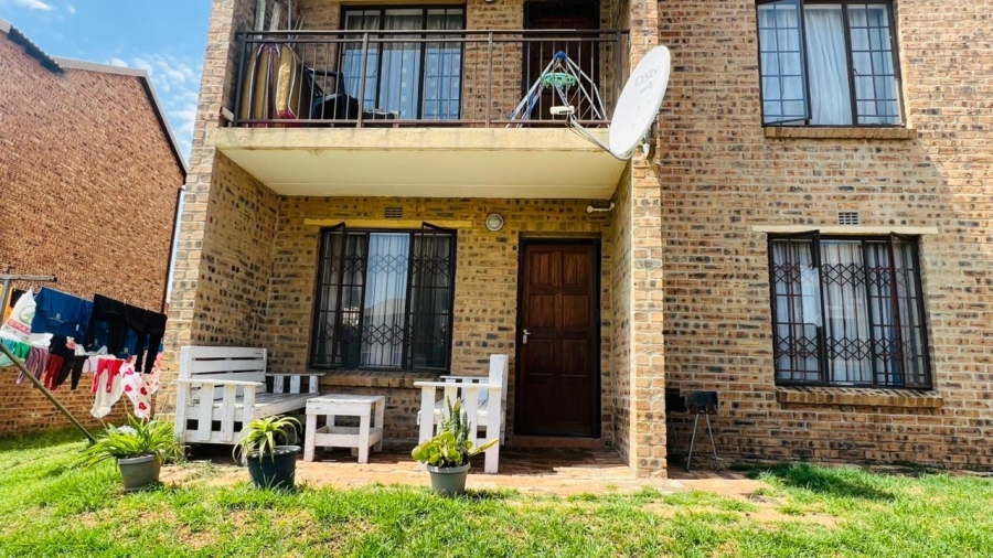 2 Bedroom Property for Sale in Chloorkop Gauteng