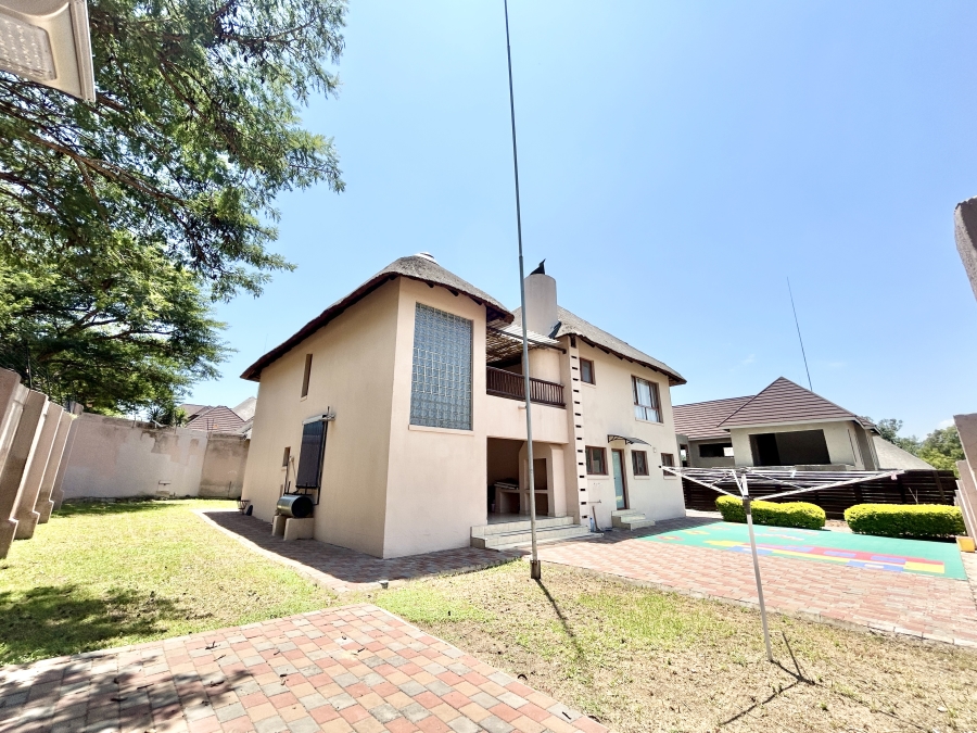 To Let 5 Bedroom Property for Rent in Willaway Gauteng