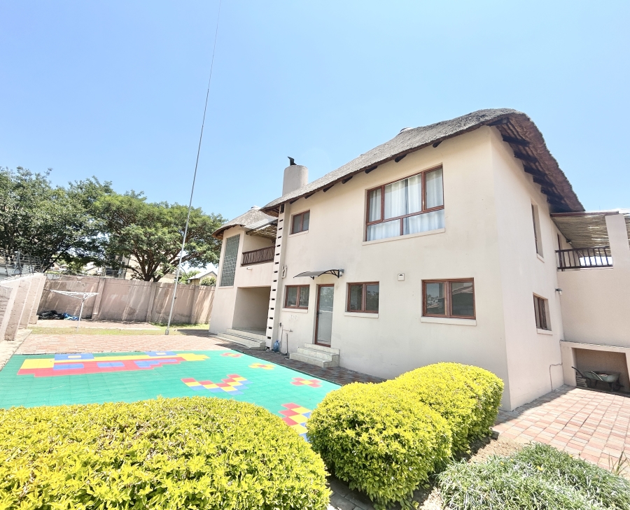 To Let 5 Bedroom Property for Rent in Willaway Gauteng