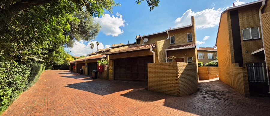 3 Bedroom Property for Sale in Faerie Glen Gauteng