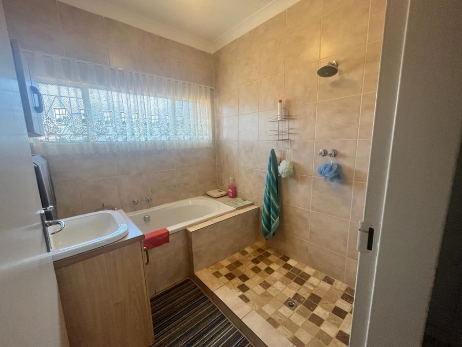 3 Bedroom Property for Sale in Valhalla Gauteng