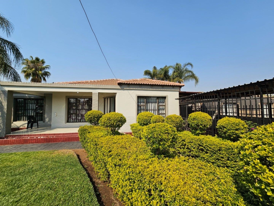 5 Bedroom Property for Sale in Booysens Gauteng
