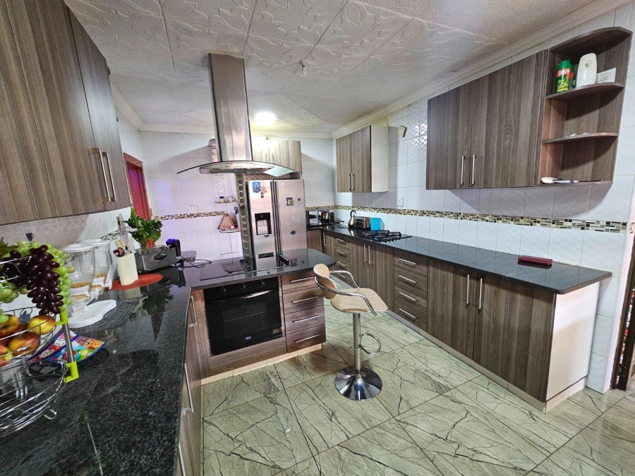 5 Bedroom Property for Sale in Booysens Gauteng
