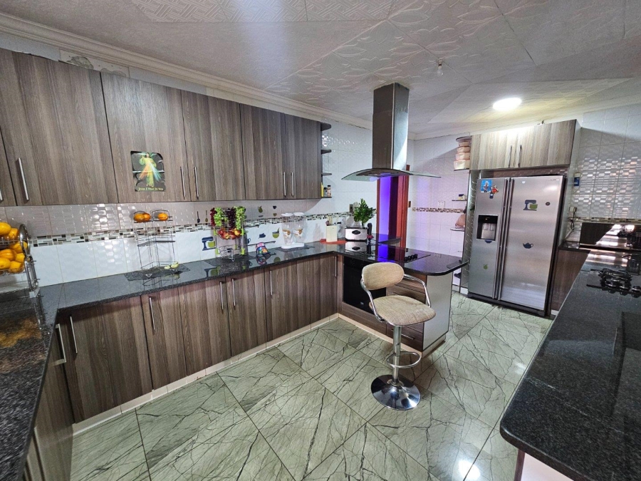 5 Bedroom Property for Sale in Booysens Gauteng