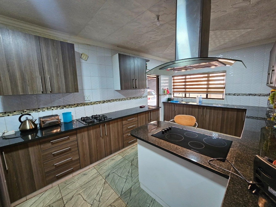 5 Bedroom Property for Sale in Booysens Gauteng