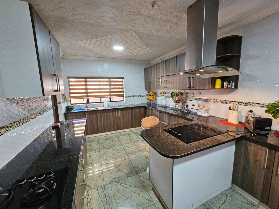 5 Bedroom Property for Sale in Booysens Gauteng