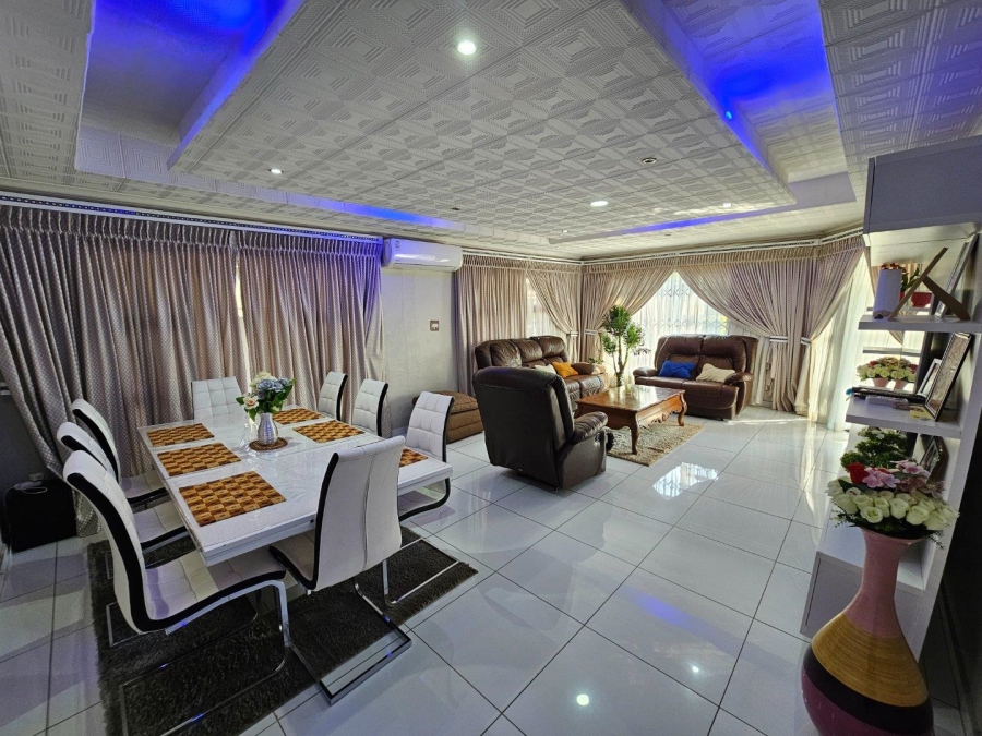 5 Bedroom Property for Sale in Booysens Gauteng