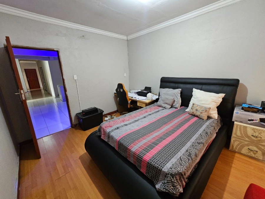 5 Bedroom Property for Sale in Booysens Gauteng