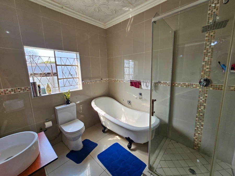 5 Bedroom Property for Sale in Booysens Gauteng