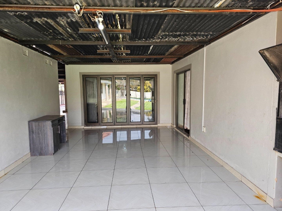 5 Bedroom Property for Sale in Booysens Gauteng