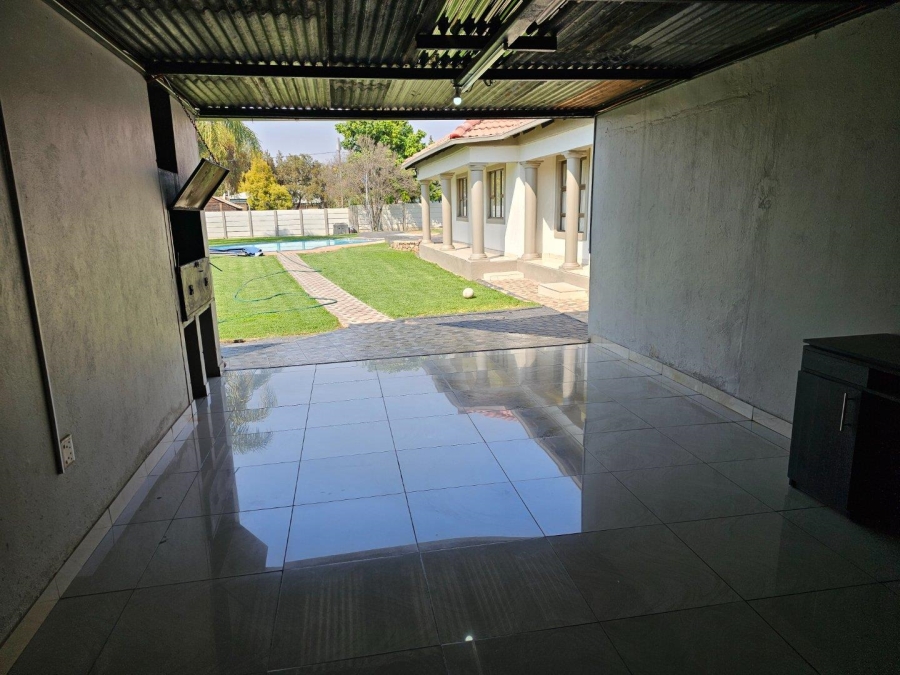5 Bedroom Property for Sale in Booysens Gauteng