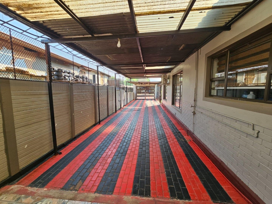 5 Bedroom Property for Sale in Booysens Gauteng