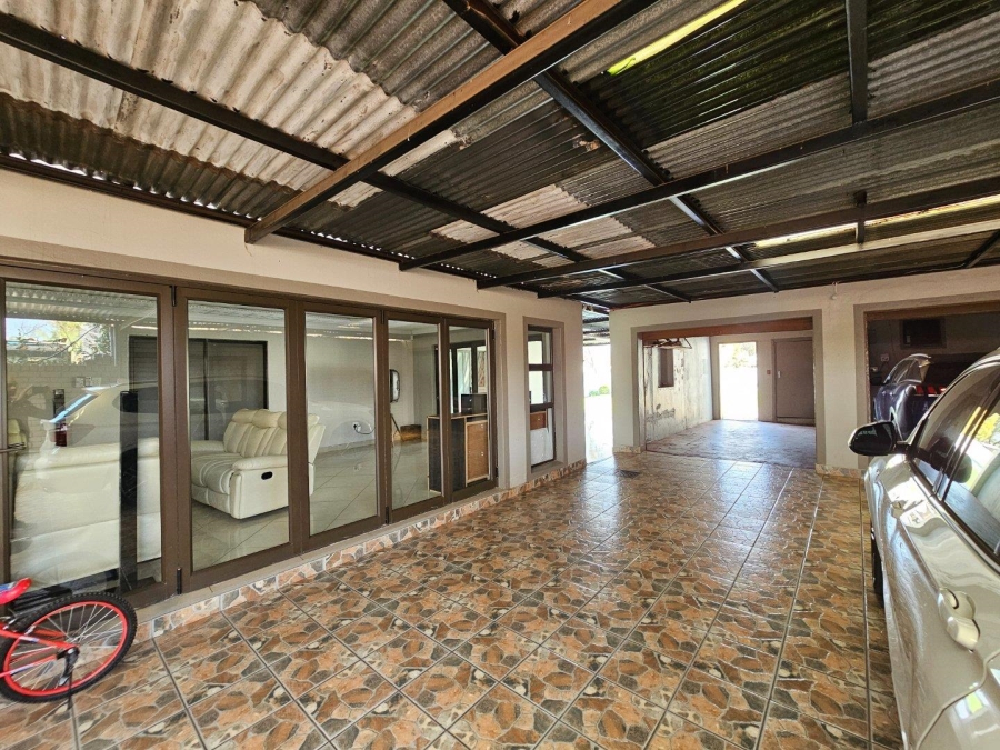 5 Bedroom Property for Sale in Booysens Gauteng