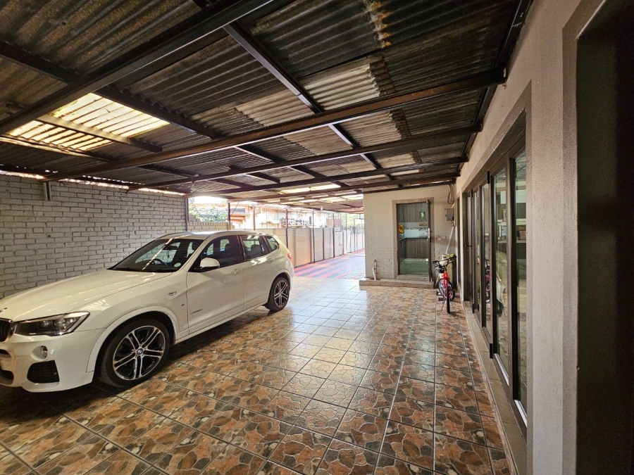 5 Bedroom Property for Sale in Booysens Gauteng
