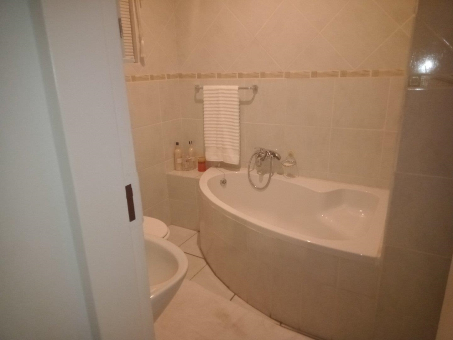 4 Bedroom Property for Sale in Magalieskruin Gauteng