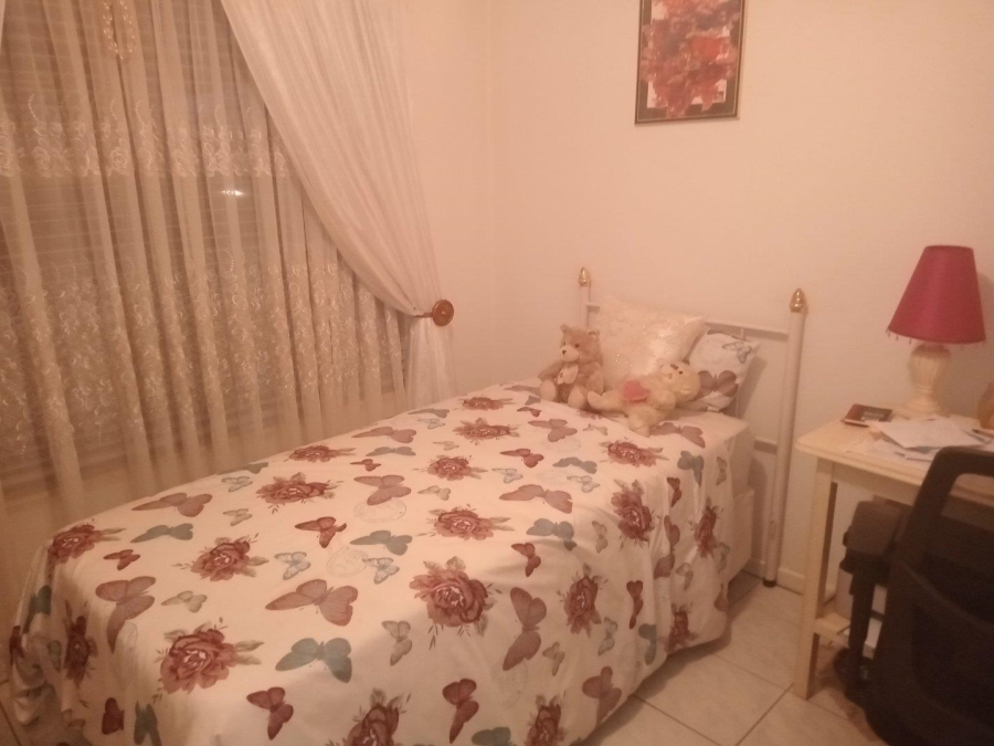 4 Bedroom Property for Sale in Magalieskruin Gauteng