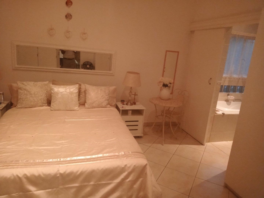 4 Bedroom Property for Sale in Magalieskruin Gauteng