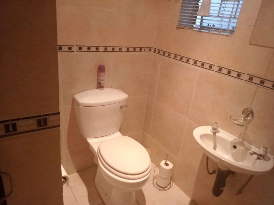 4 Bedroom Property for Sale in Magalieskruin Gauteng
