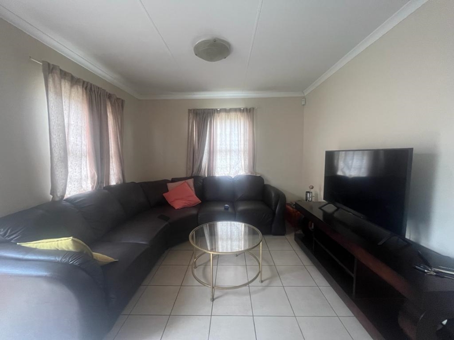 3 Bedroom Property for Sale in Olievenhoutbosch Gauteng