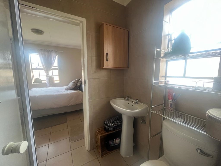 3 Bedroom Property for Sale in Olievenhoutbosch Gauteng