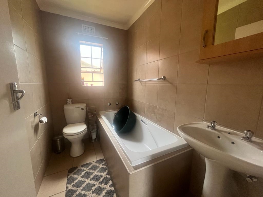 3 Bedroom Property for Sale in Olievenhoutbosch Gauteng
