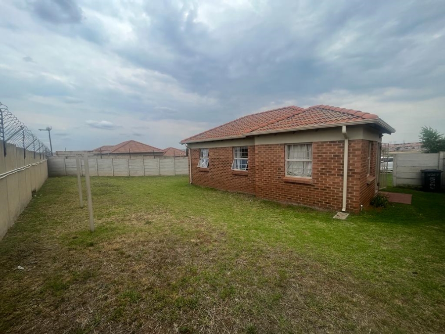 3 Bedroom Property for Sale in Olievenhoutbosch Gauteng