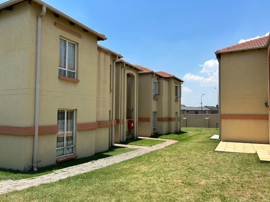 2 Bedroom Property for Sale in Aeroton Gauteng