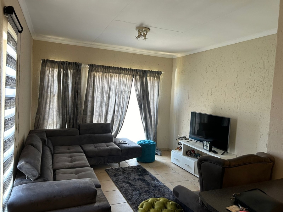 2 Bedroom Property for Sale in Aeroton Gauteng