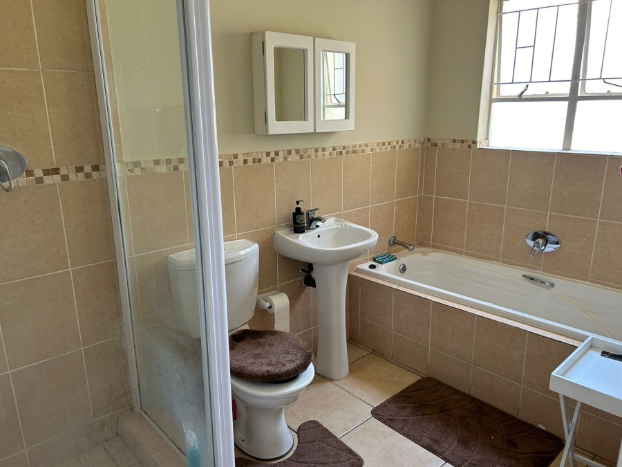 2 Bedroom Property for Sale in Aeroton Gauteng