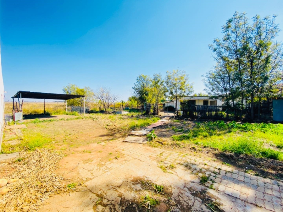 2 Bedroom Property for Sale in Haakdoornboom Gauteng